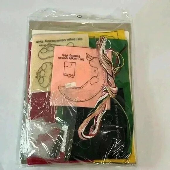 Vintage Designs For The Needle 15" Felt Stocking Kit #9911 Jungle Animals - Picture 2 of 7